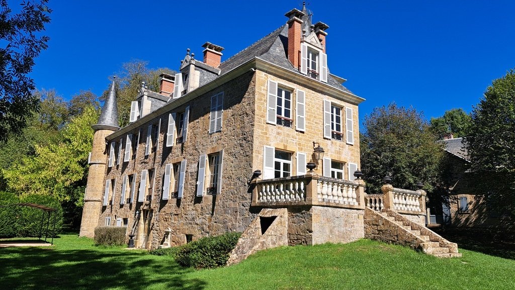 House in Turenne, Nouvelle-Aquitaine, France 3 - 16204382