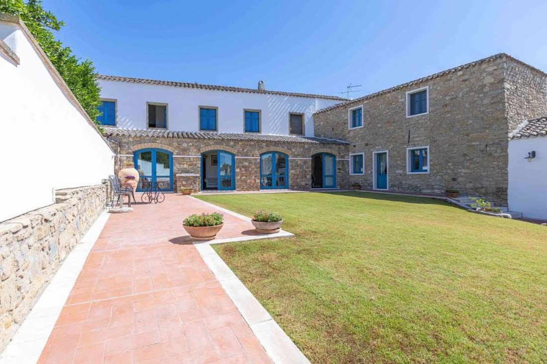 Villa in Senorbi, Sardinia, Italy 2 - 16204283