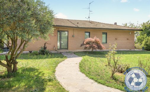 Villa in Camparada, Lombardei, Italien 1