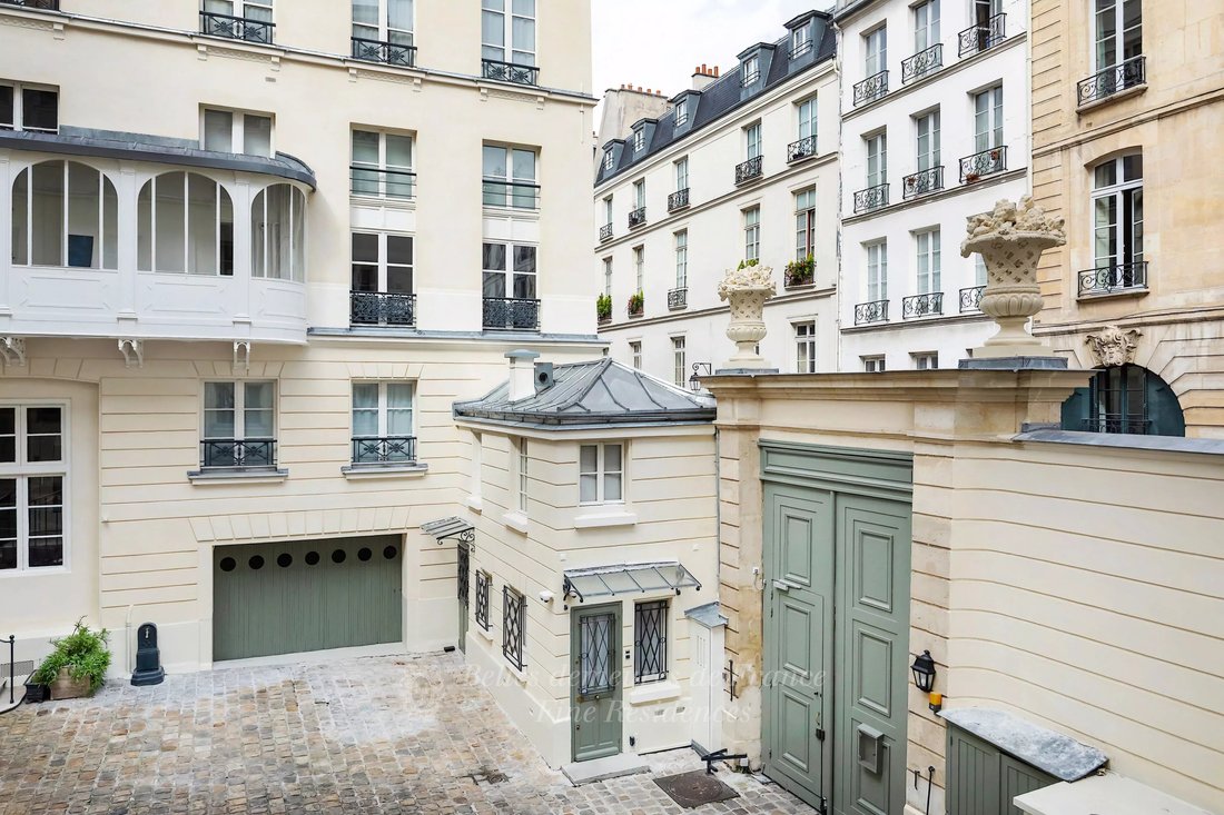 Apartment in Saint Thomas d'Aquin, Paris 7e Arrondissement, Paris 2 - 16203004
