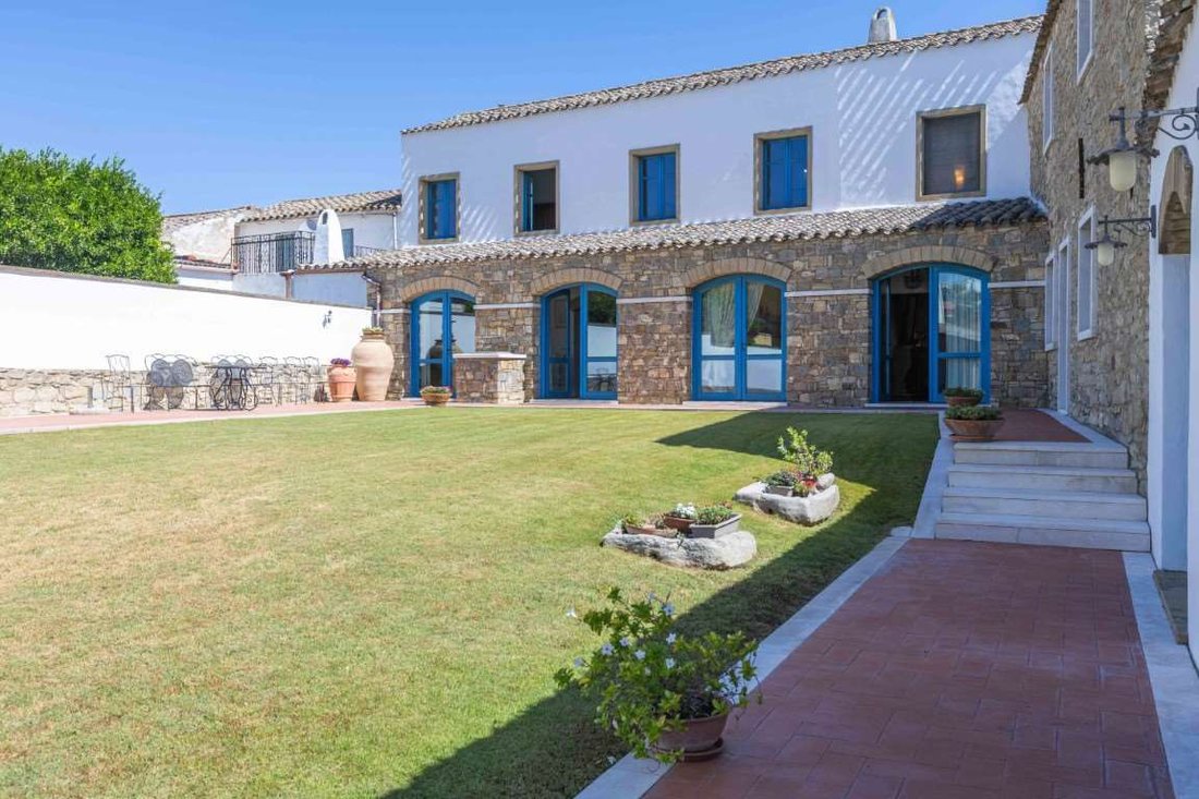 Villa in Senorbi, Sardinia, Italy 3 - 16204283