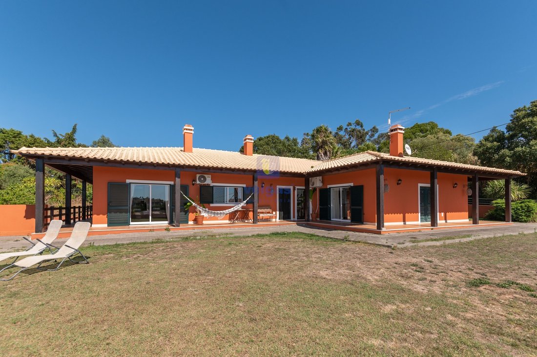 Villa in Nossa Senhora do Populo, Coto e Sao Gregorio, Leiria District, Portugal 1 - 16196807