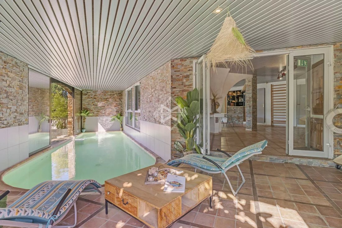 Villa in Hyeres, Provence-Alpes-Côte d'Azur, France 4 - 16203239