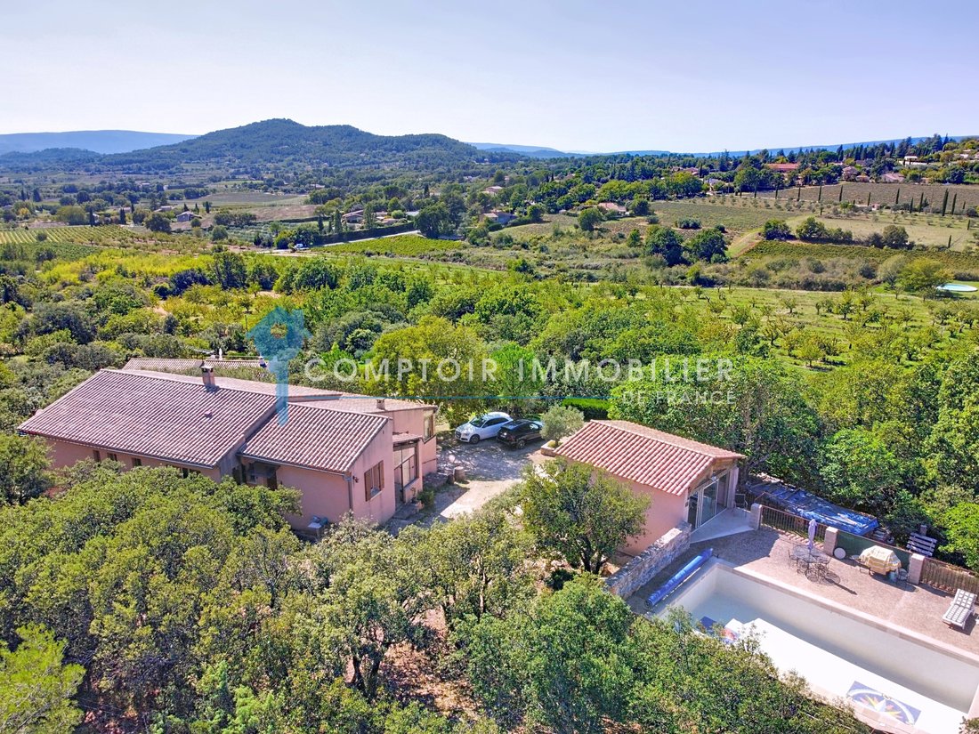 House in Saint-Saturnin-lès-Apt, Provence-Alpes-Côte d'Azur, France 1 - 16204182