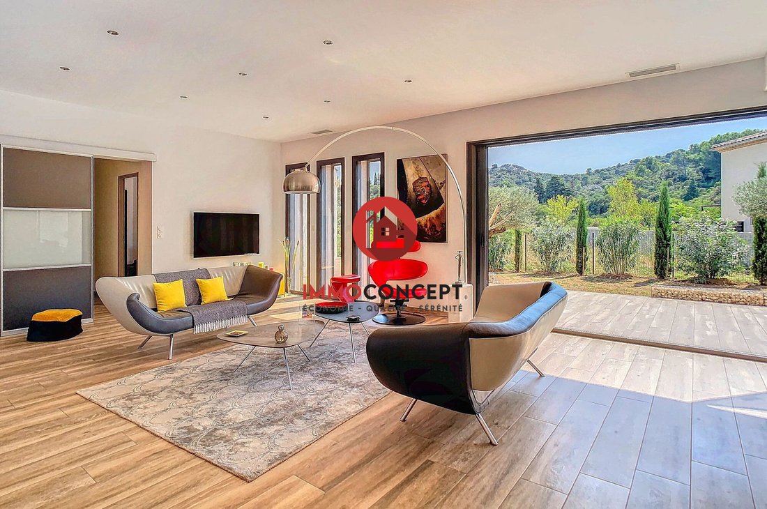Villa in Tavel, Occitania, France 4 - 16207886