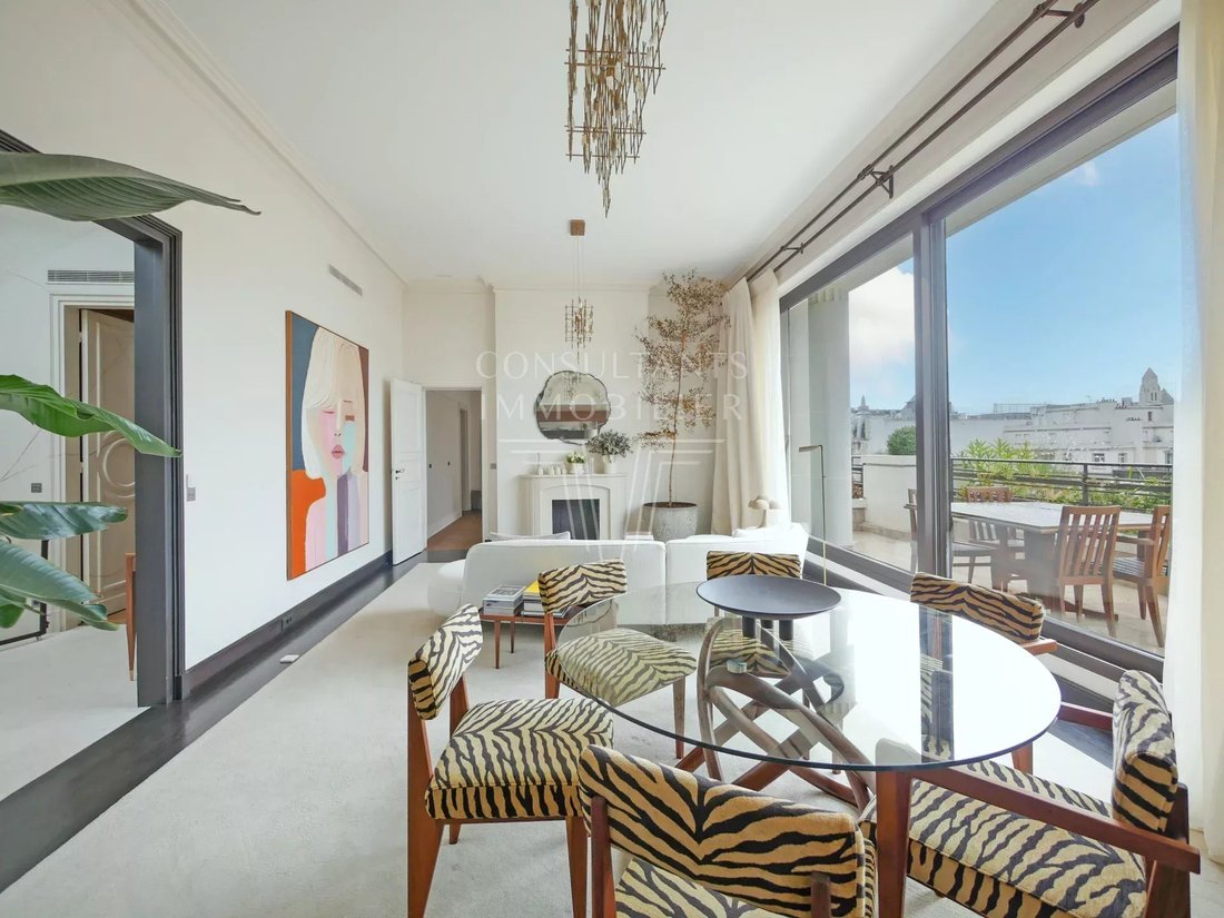 Photo inspiration: Visual Reference: Penthouse Terrace Avenue Montaigne Paris 8Th In Paris Île De