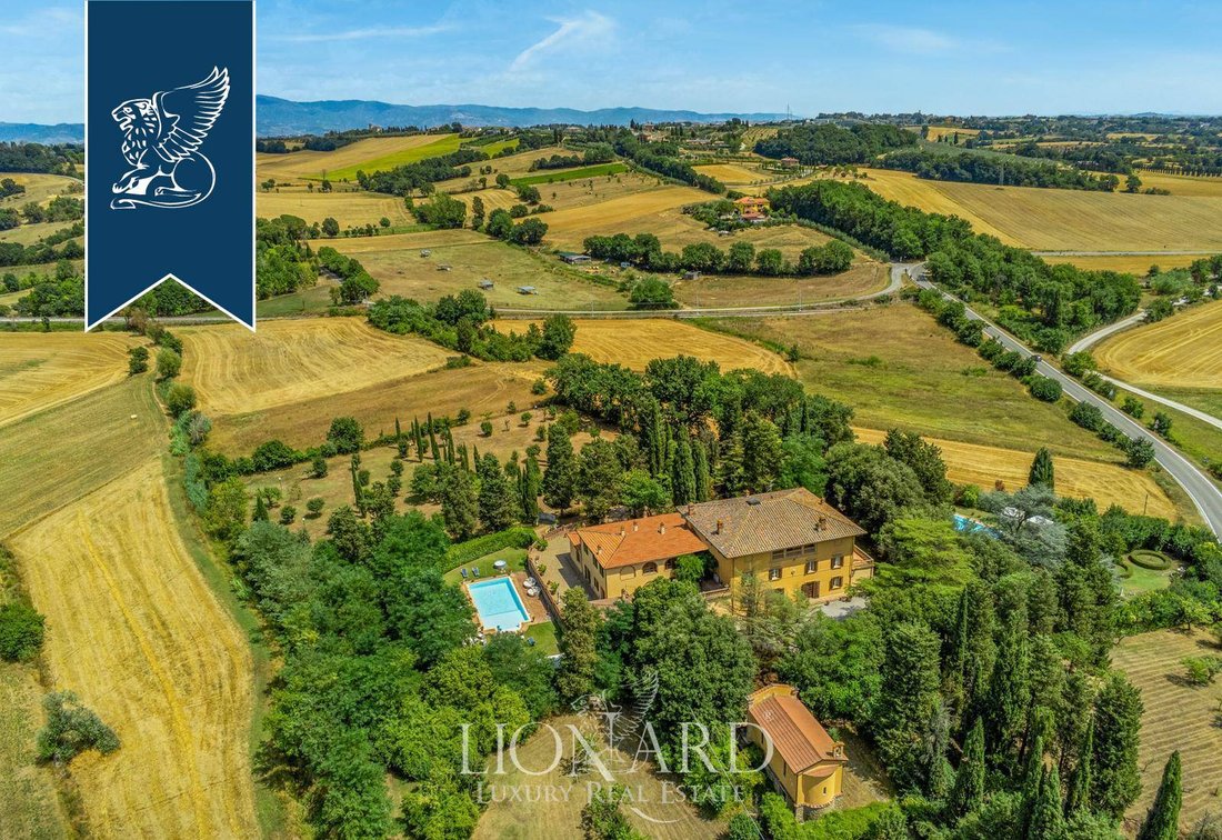 Villa in Foiano della Chiana, Tuscany, Italy 3 - 16204673