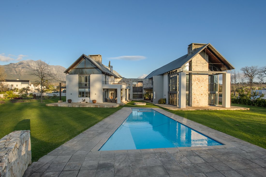 Exquisite Luxury Home In De Bosch In Stellenbosch, Western Cape, South ...