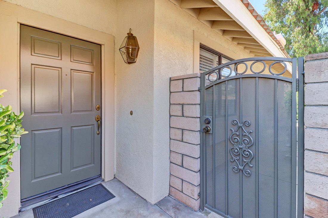 Condo in Upland, California, United States 2 - 16205923