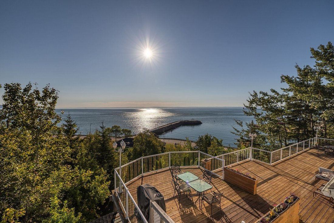 House in La Malbaie, Quebec, Canada 1 - 16063871