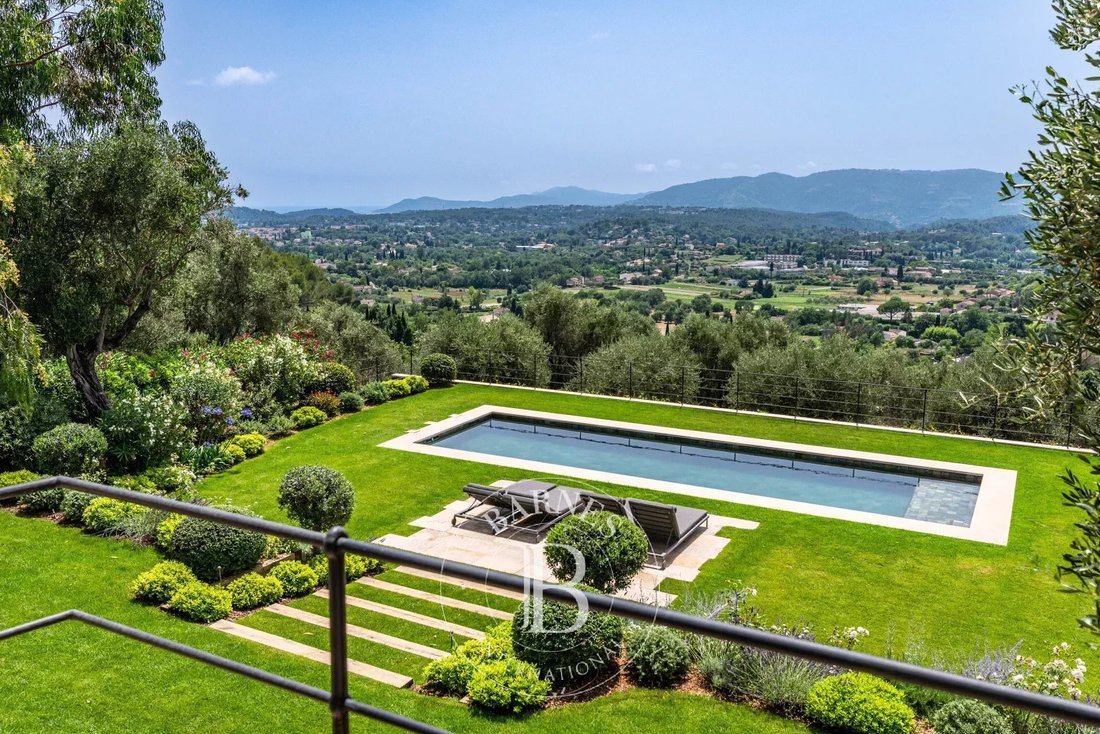 Villa in Grasse, Provence-Alpes-Côte d'Azur, France 1 - 16202648