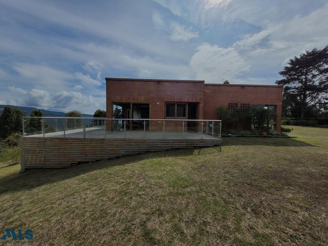 House in Santa Elena, Antioquia, Colombia 4 - 16209032