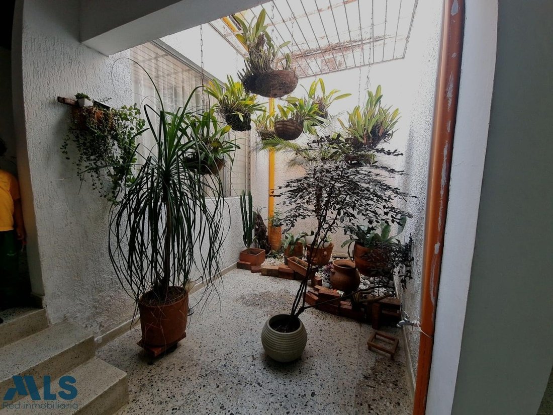 House in Medellín, Antioquia, Colombia 4 - 16209107