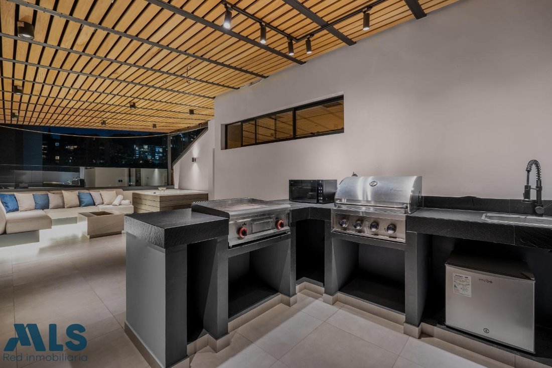 Apartment in Medellín, Antioquia, Colombia 4 - 16208633