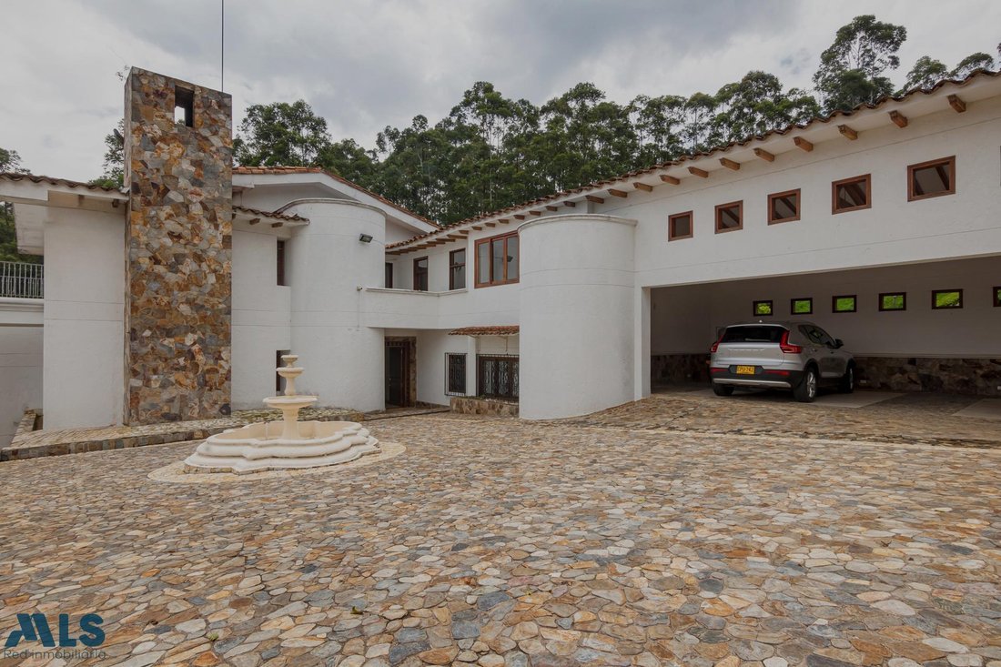 House in Medellín, Antioquia, Colombia 1 - 16209039