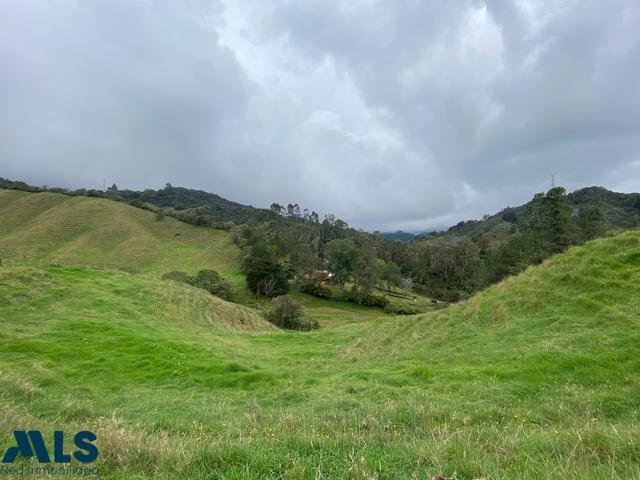 Land in Medellín, Antioquia, Colombia 3 - 16208990