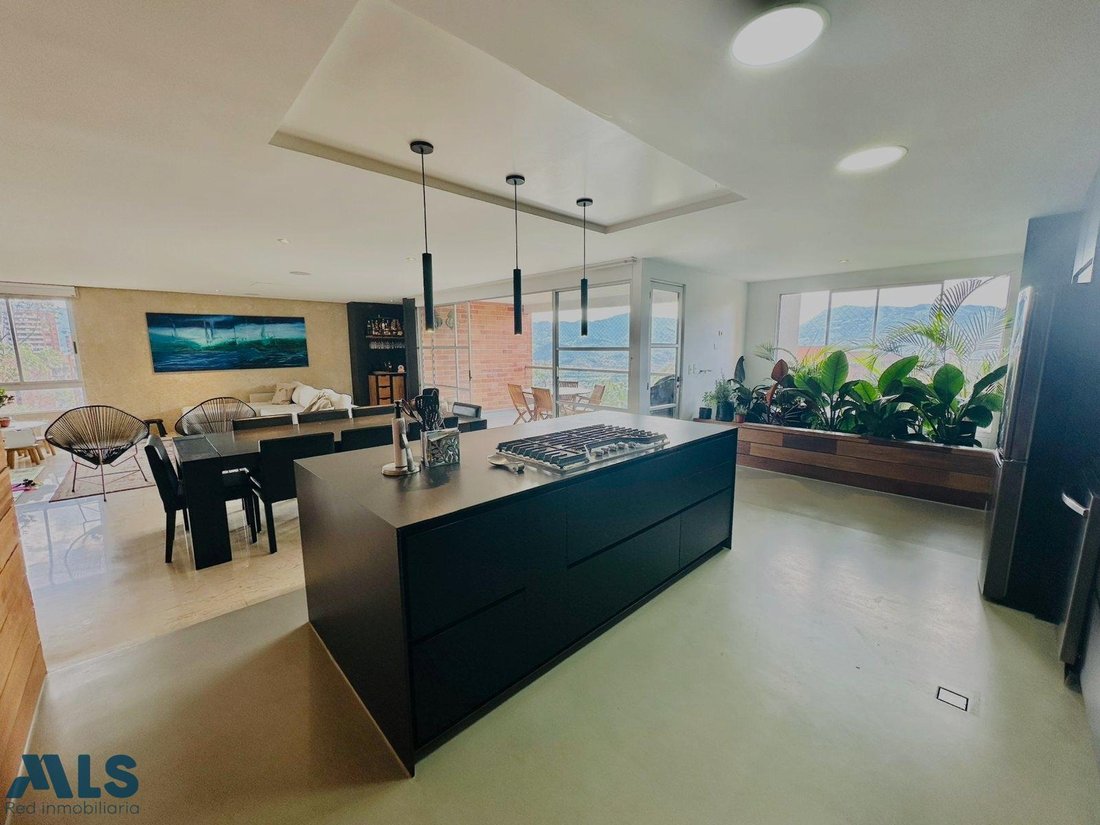 Apartment in Medellín, Antioquia, Colombia 2 - 16208663