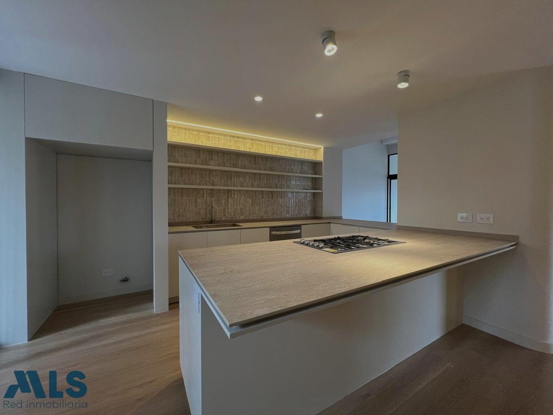 Apartment in Medellín, Antioquia, Colombia 3 - 16208692