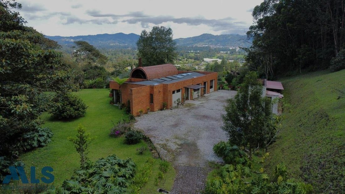 House in La Ceja, Antioquia, Colombia 2 - 16208969