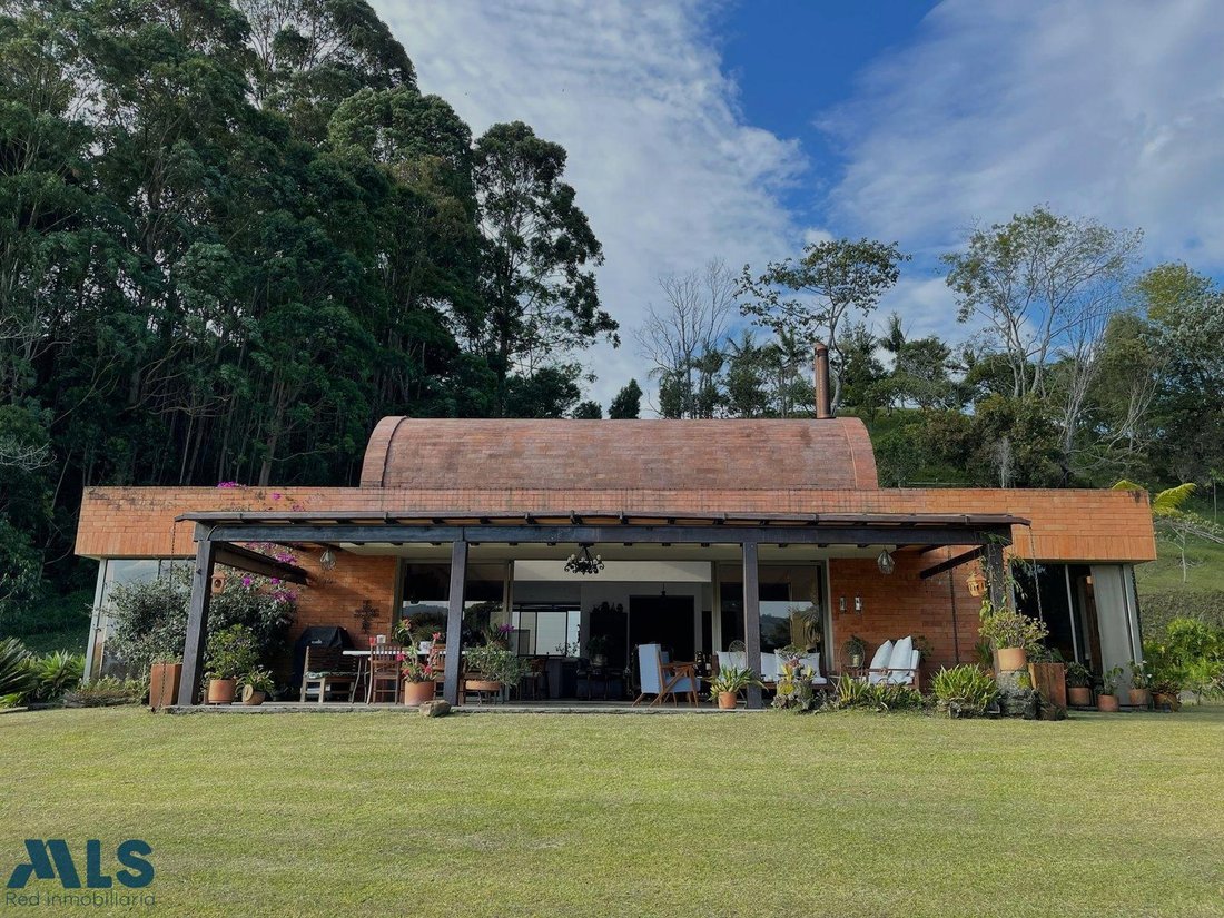 House in La Ceja, Antioquia, Colombia 1 - 16208969