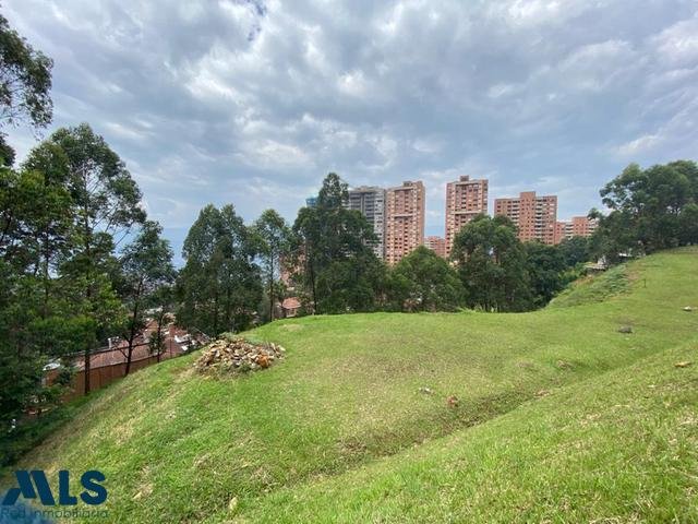 Land in Medellín, Antioquia, Colombia 2 - 16208323