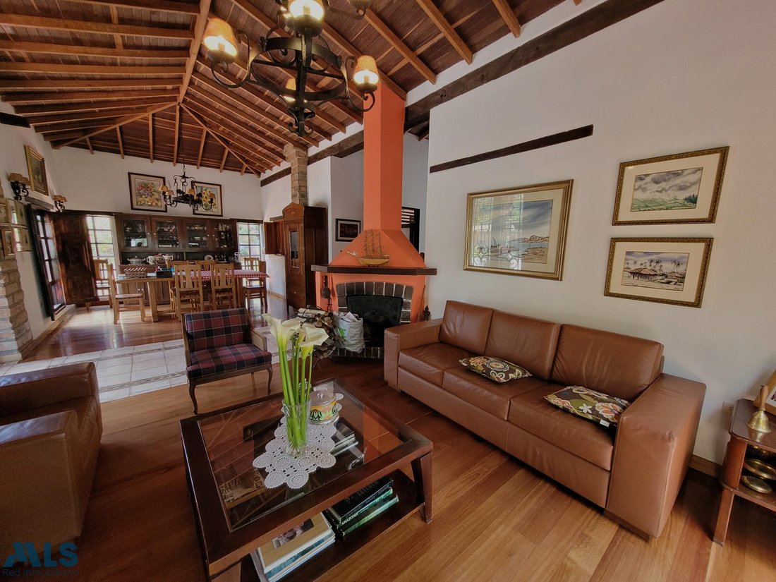 House in Santa Elena, Envigado, Colombia 4 - 16208983