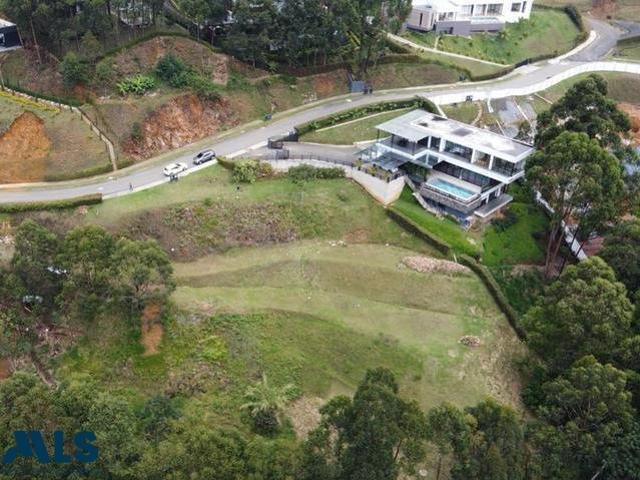 Land in Medellín, Antioquia, Colombia 5 - 16208323