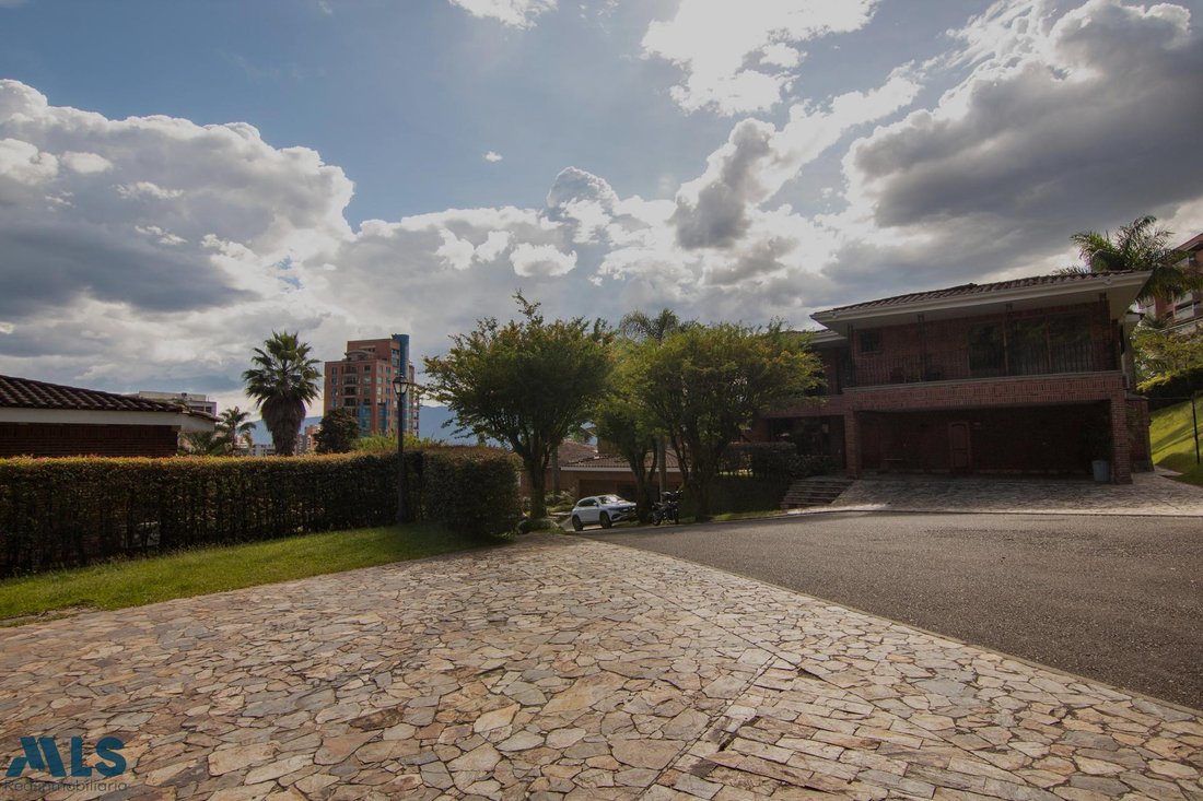 House in Medellín, Antioquia, Colombia 4 - 16208580