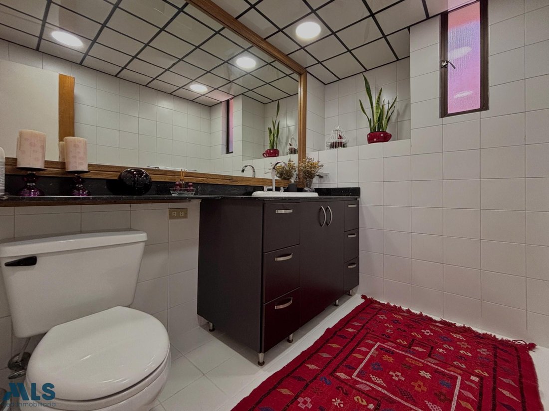 House in Medellín, Antioquia, Colombia 4 - 16208621