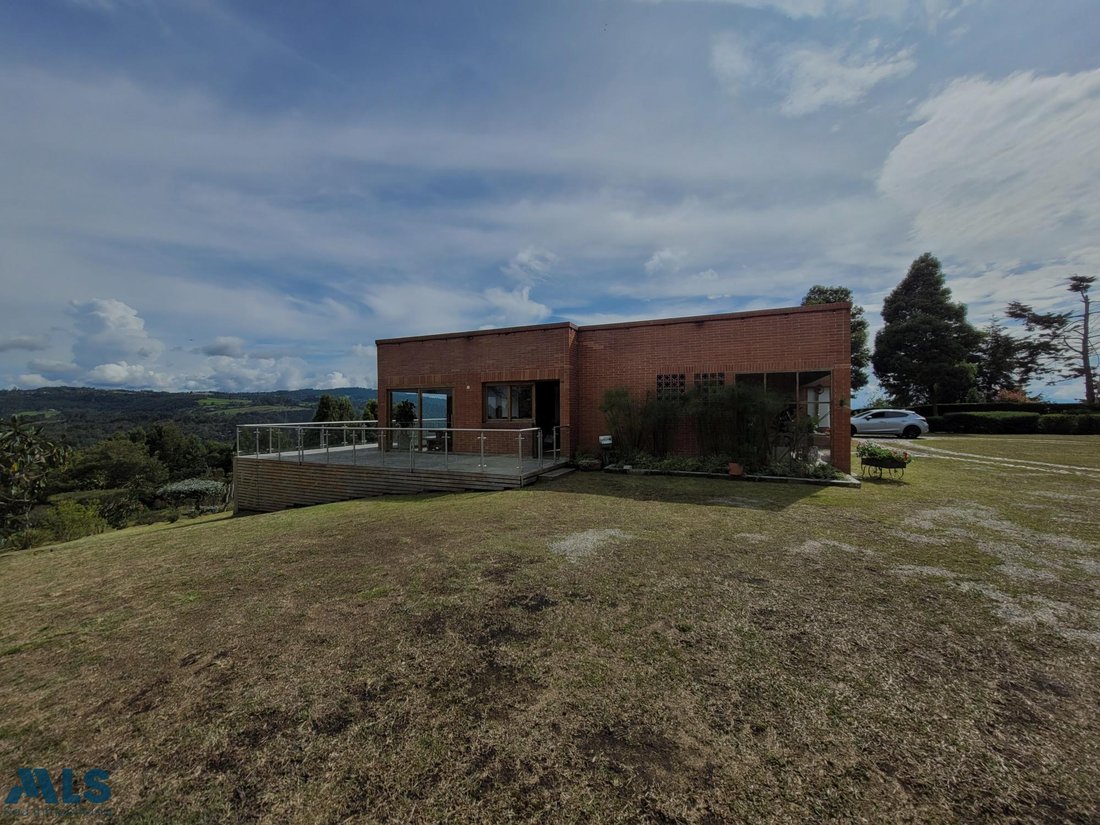 House in Santa Elena, Antioquia, Colombia 3 - 16209032