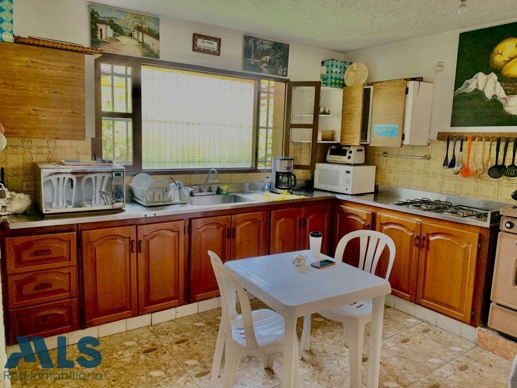 House in Medellín, Antioquia, Colombia 3 - 16208679