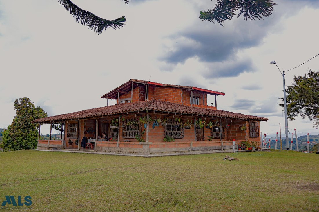 Land in San Vicente, Antioquia, Colombia 1 - 16208602
