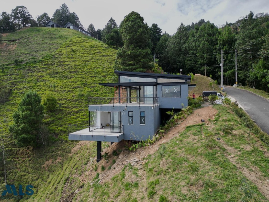 House in Envigado, Antioquia, Colombia 3 - 16208615