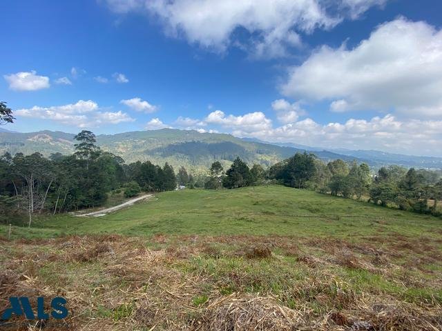 Land in Medellín, Antioquia, Colombia 5 - 16208843