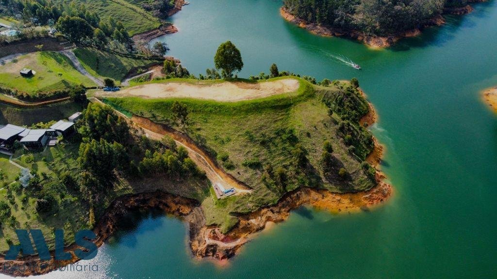 Land in El Peñol, Antioquia, Colombia 1 - 16208617