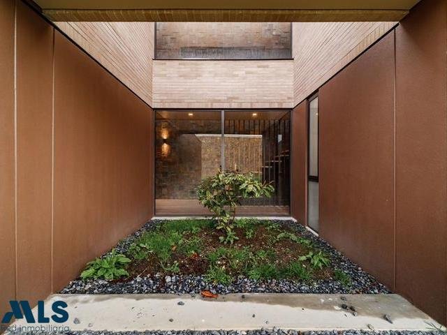 House in Medellín, Antioquia, Colombia 5 - 16208541