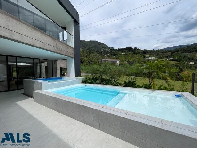 House in Medellín, Antioquia, Colombia 4 - 16208841