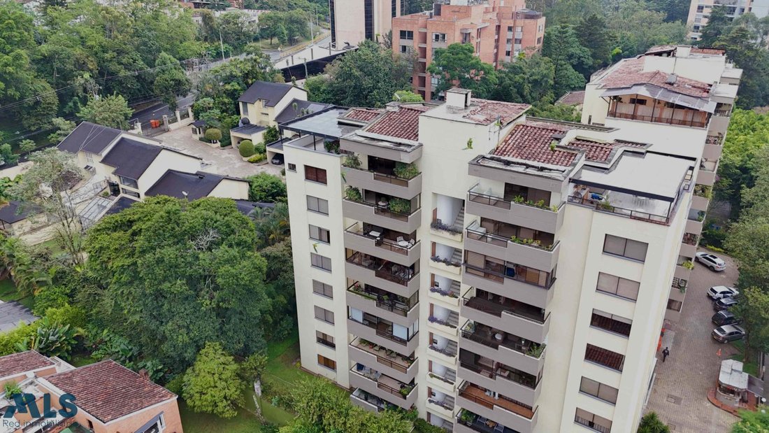 Apartment in Medellín, Antioquia, Colombia 4 - 16208722