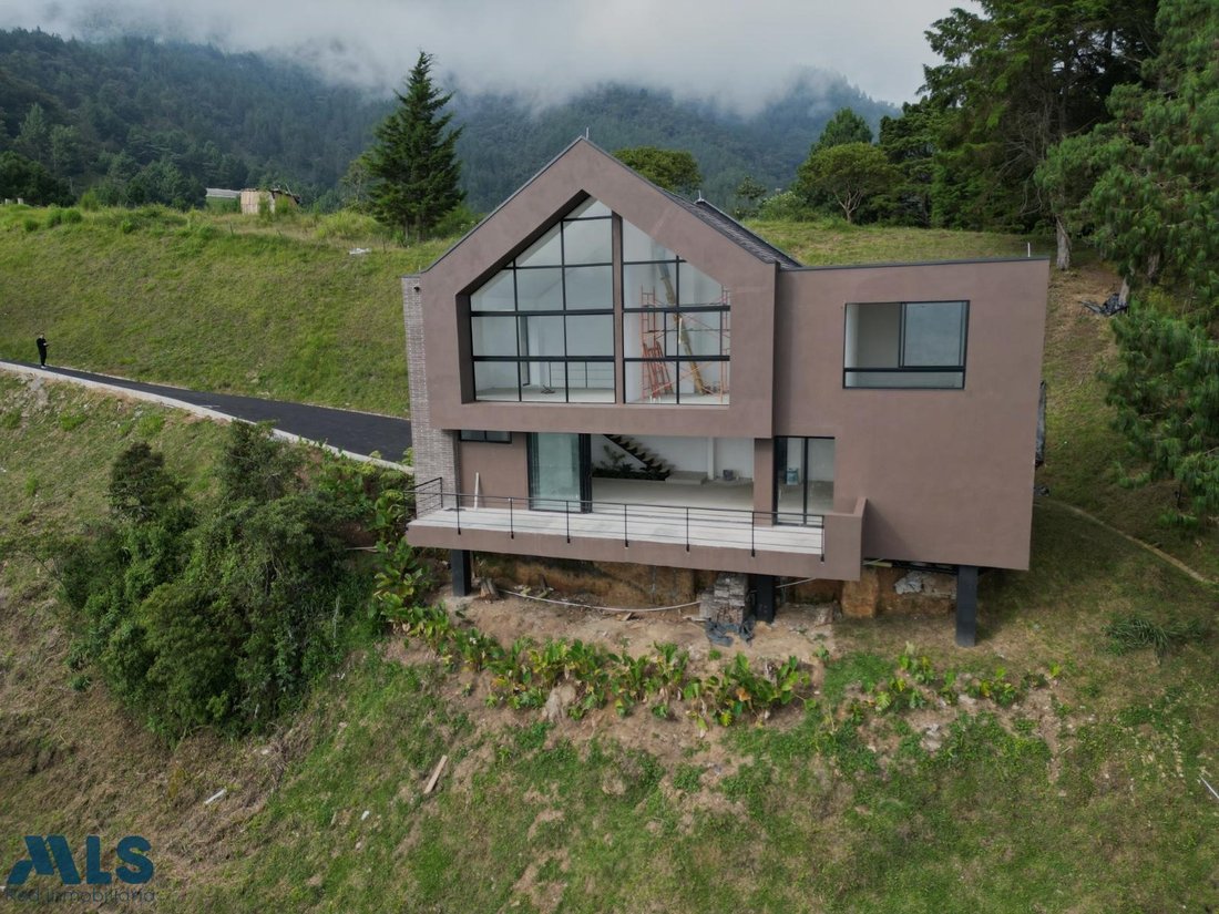 House in Envigado, Envigado, Colombia 2 - 16208629
