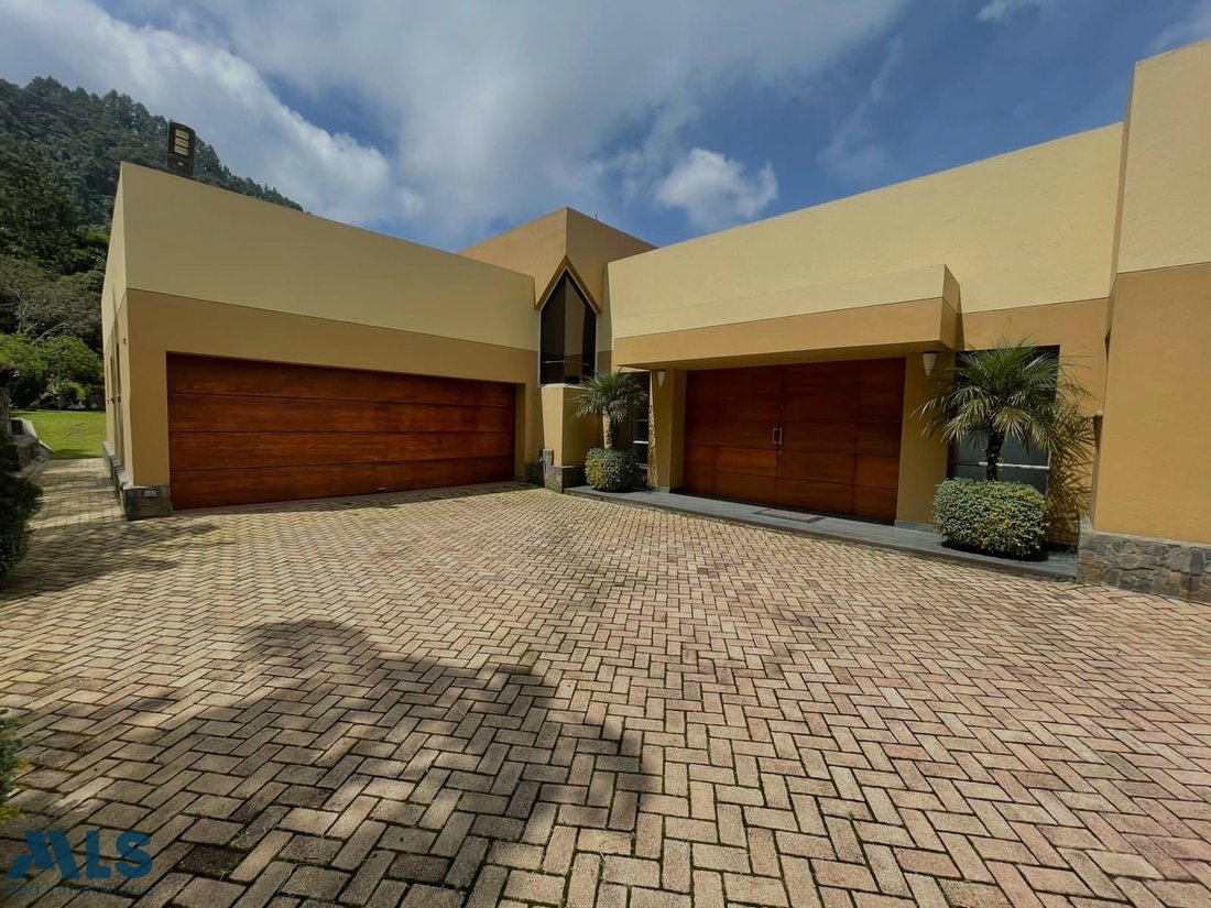 House in Santa Elena, Antioquia, Colombia 3 - 16208813