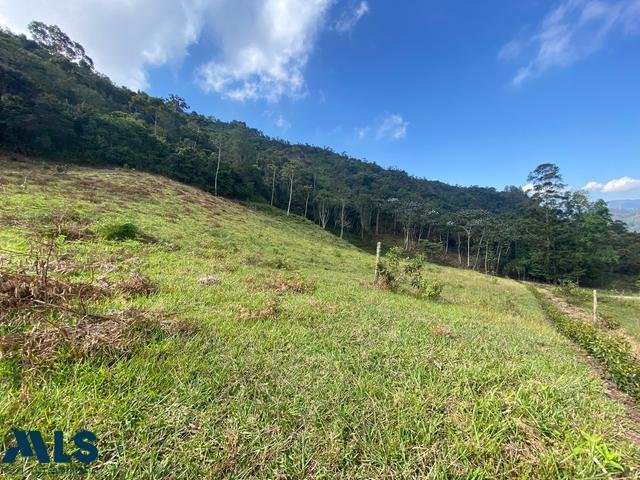 Land in Medellín, Antioquia, Colombia 1 - 16208843