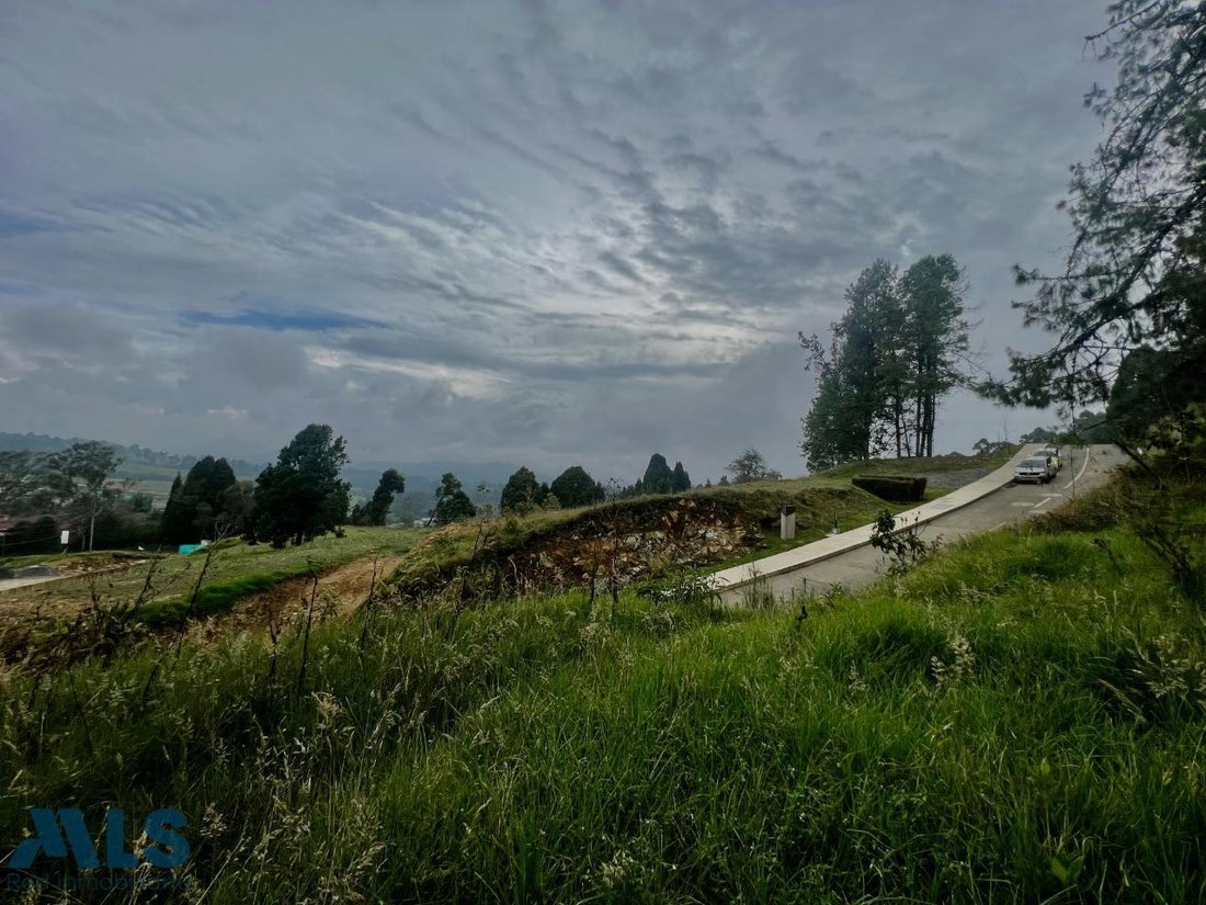 Land in Envigado, Antioquia, Colombia 1 - 16208534