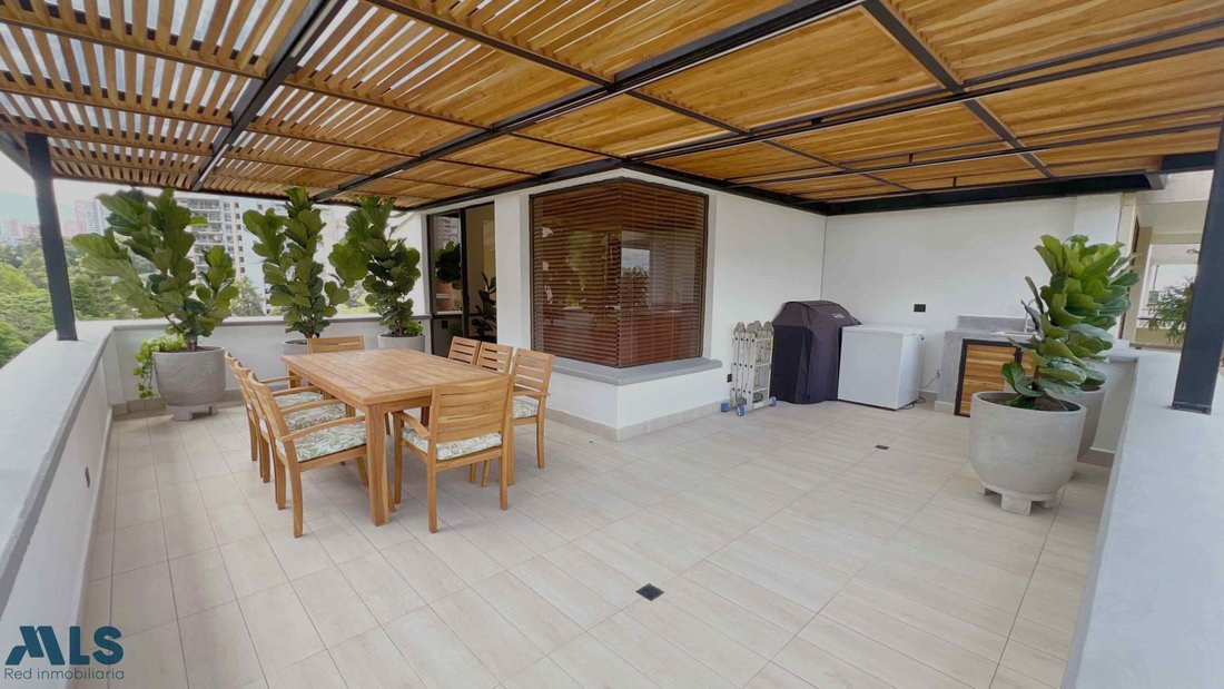 Apartment in Medellín, Antioquia, Colombia 3 - 16208722