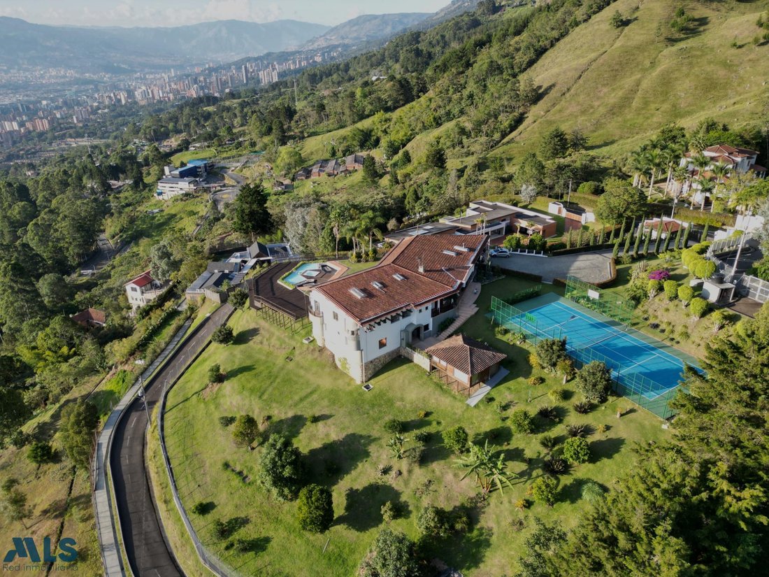 House in Envigado, Antioquia, Colombia 3 - 16208819