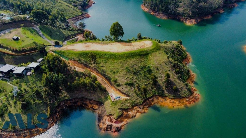 Land in El Peñol, Antioquia, Colombia 4 - 16208617