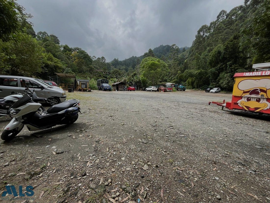 Land in Envigado, Antioquia, Colombia 1 - 16208410