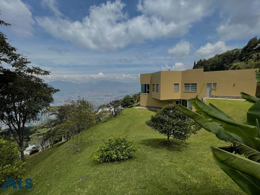 House in Santa Elena, Antioquia, Colombia 1 - 16208813