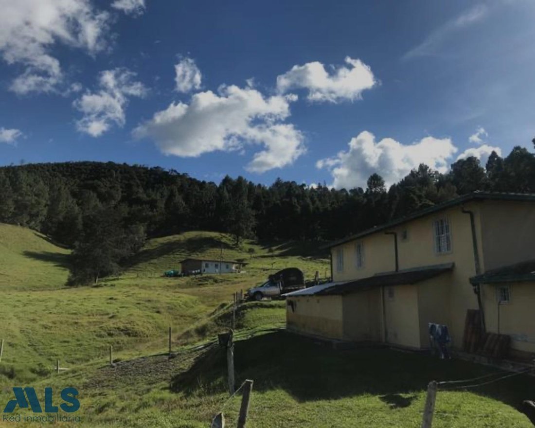 Land in Envigado, Antioquia, Colombia 3 - 16208875