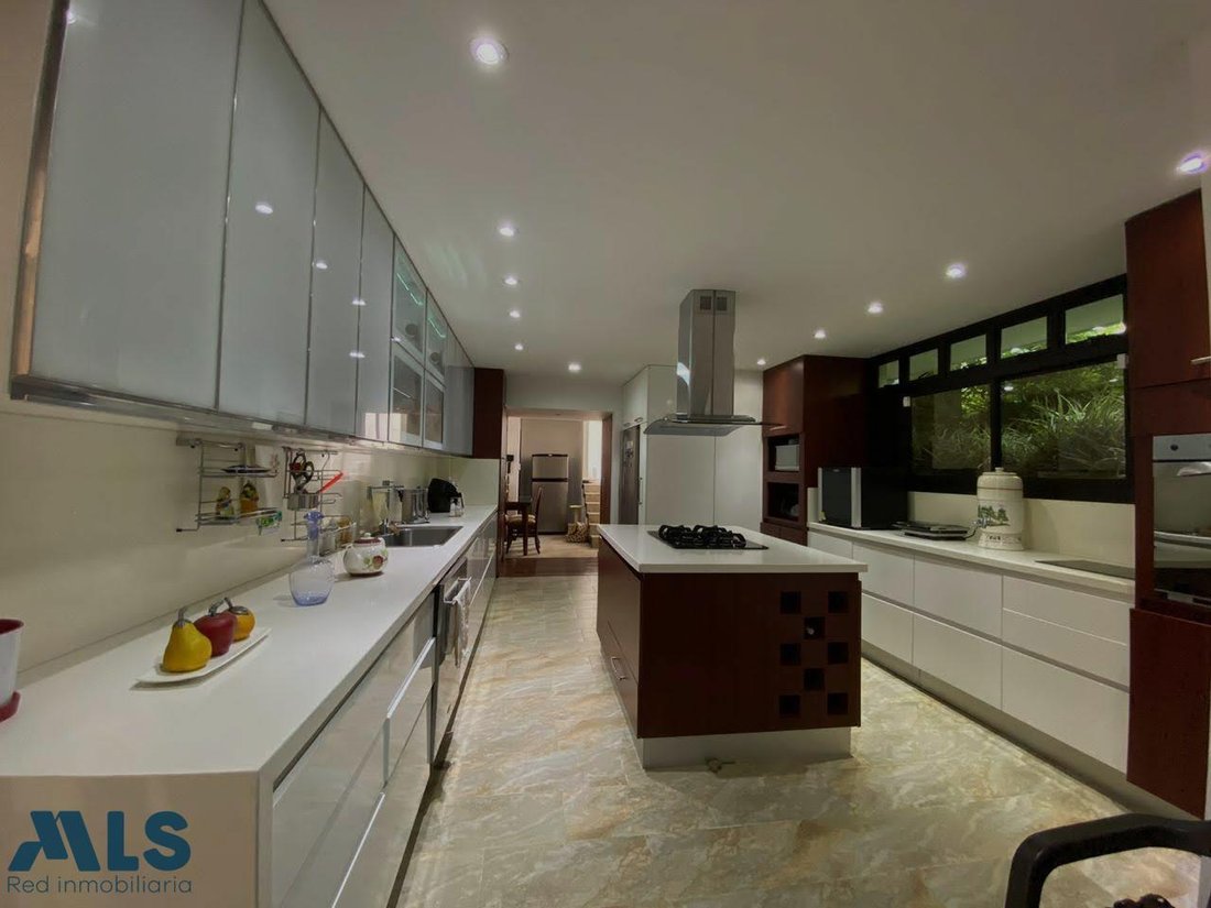 House in Medellín, Antioquia, Colombia 4 - 16208307