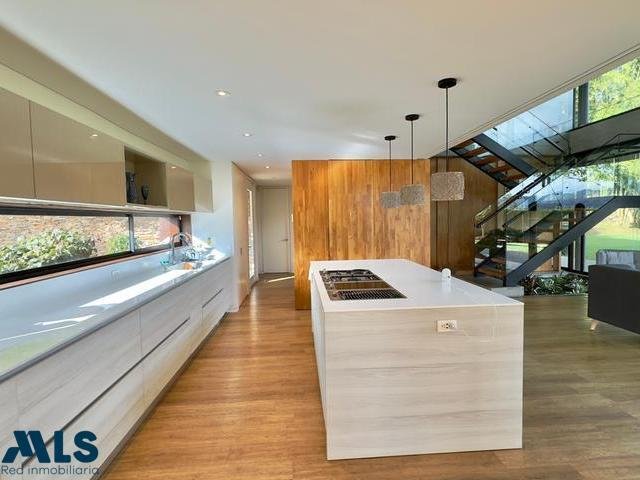 House in Medellín, Antioquia, Colombia 5 - 16208681